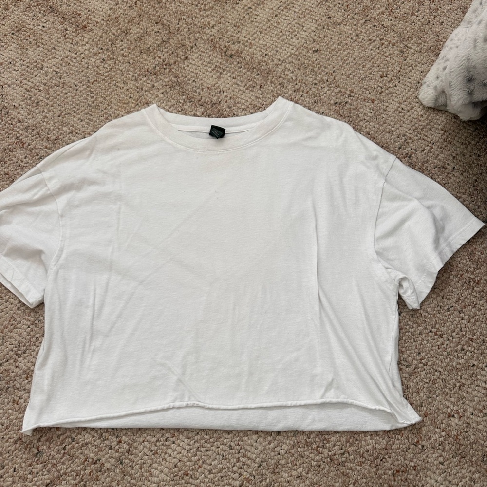 Wild fable white crop top T-shirt. Size large.